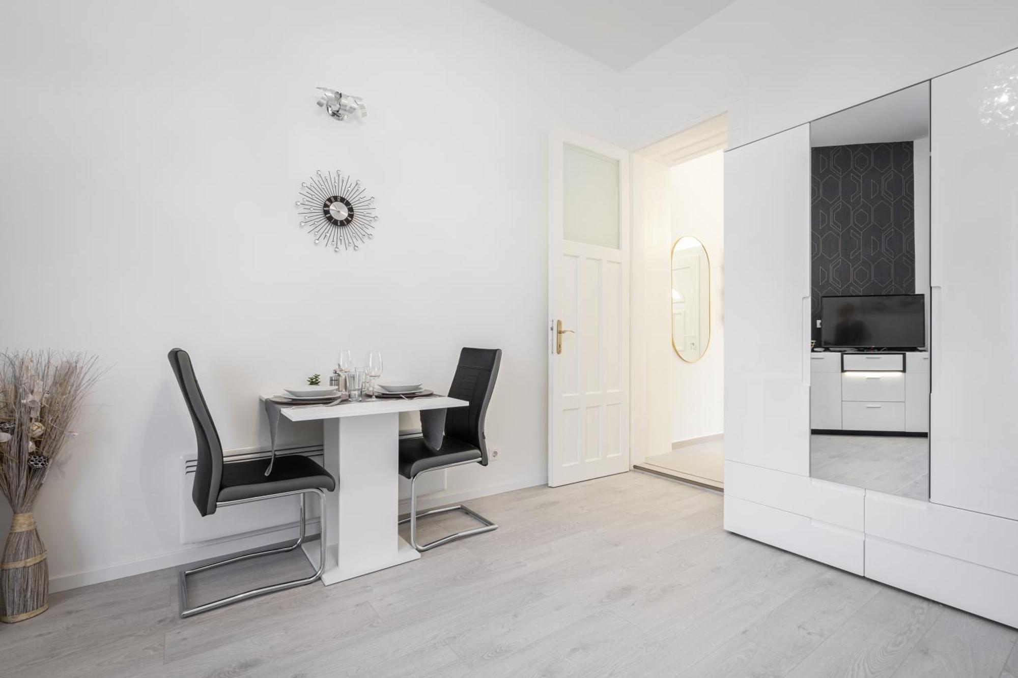 Dorsett Heights * Budapest